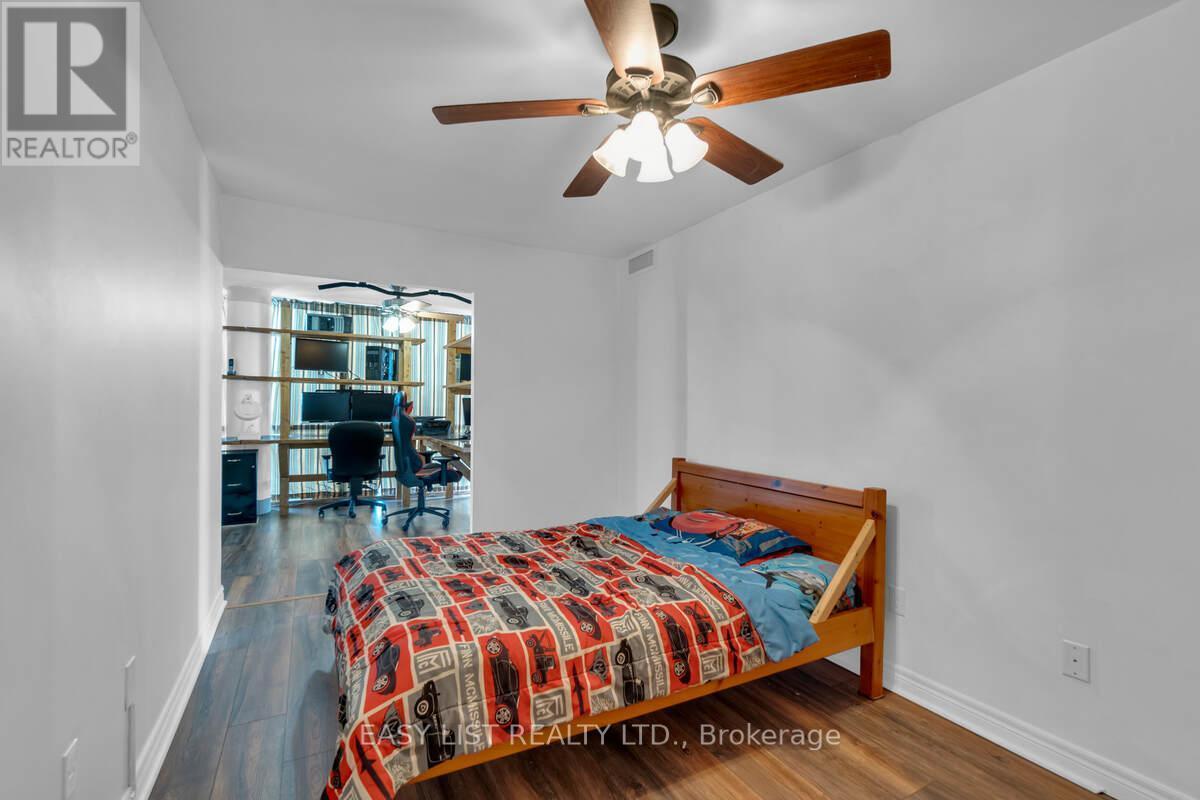 810 - 20 Harding Boulevard W, Richmond Hill, ON - Indoor Photo Showing Bedroom