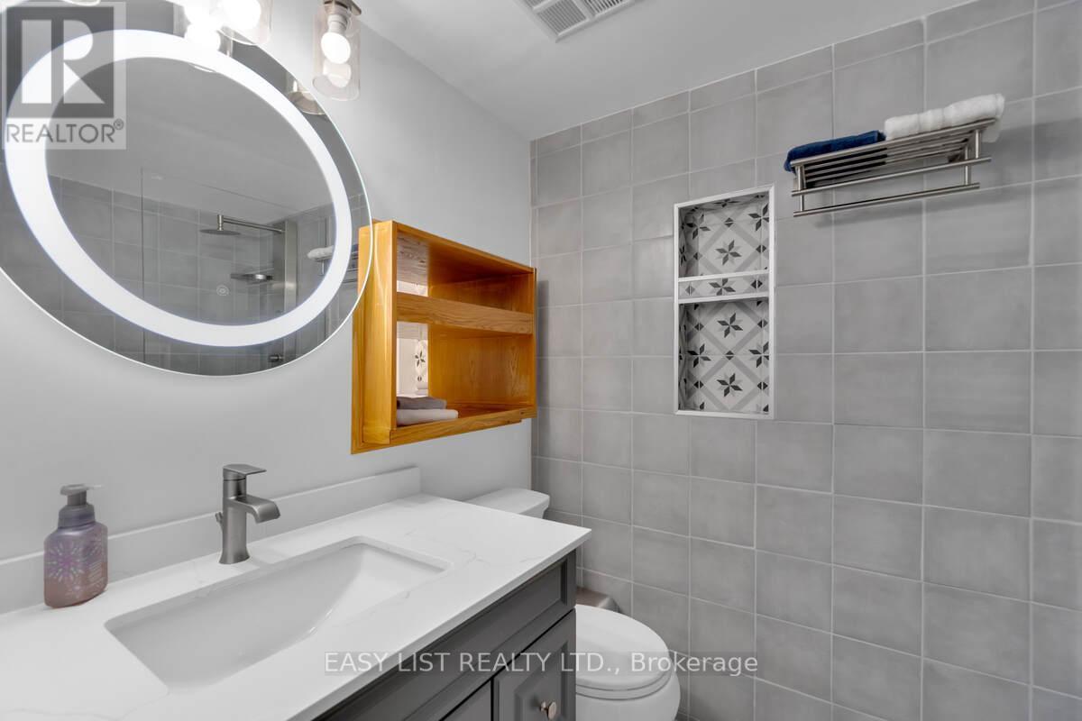 810 - 20 Harding Boulevard W, Richmond Hill, ON - Indoor Photo Showing Bathroom