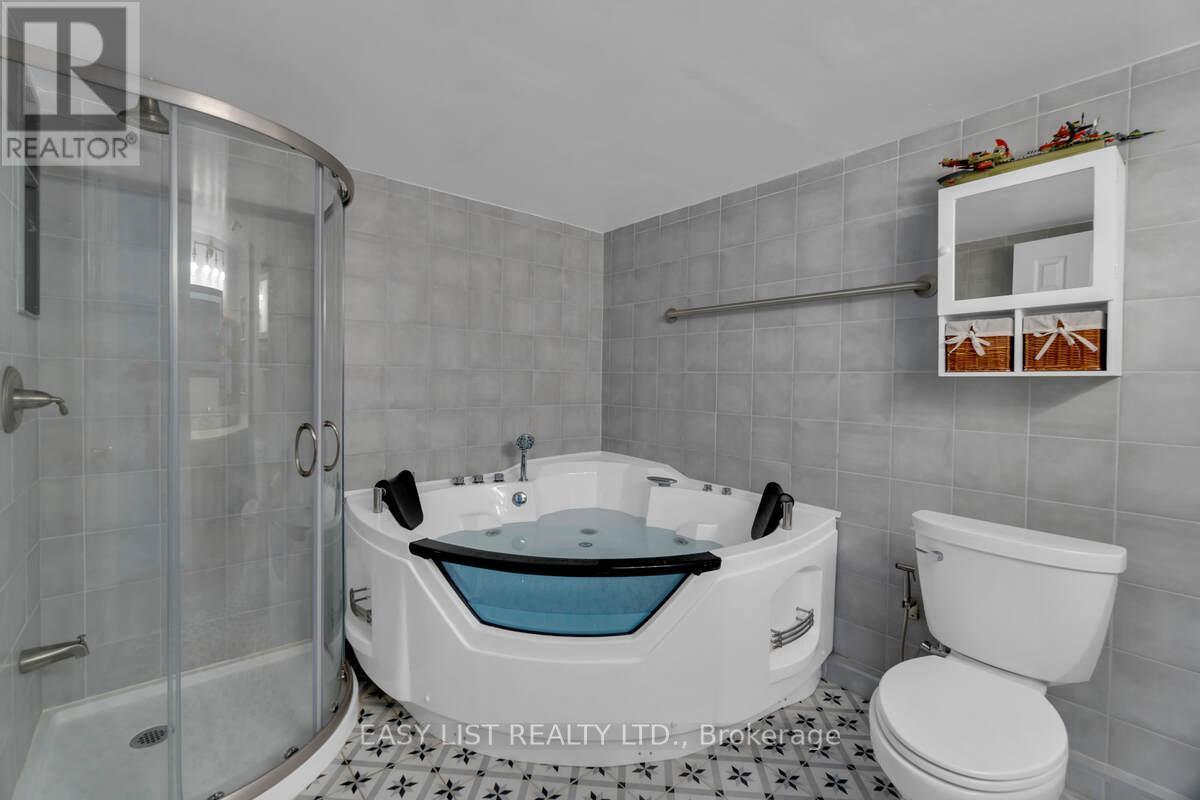 810 - 20 Harding Boulevard W, Richmond Hill, ON - Indoor Photo Showing Bathroom