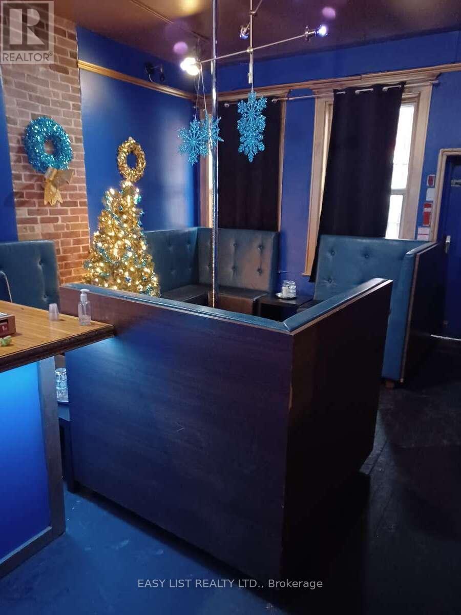 512 Queen Street W, Toronto, ON