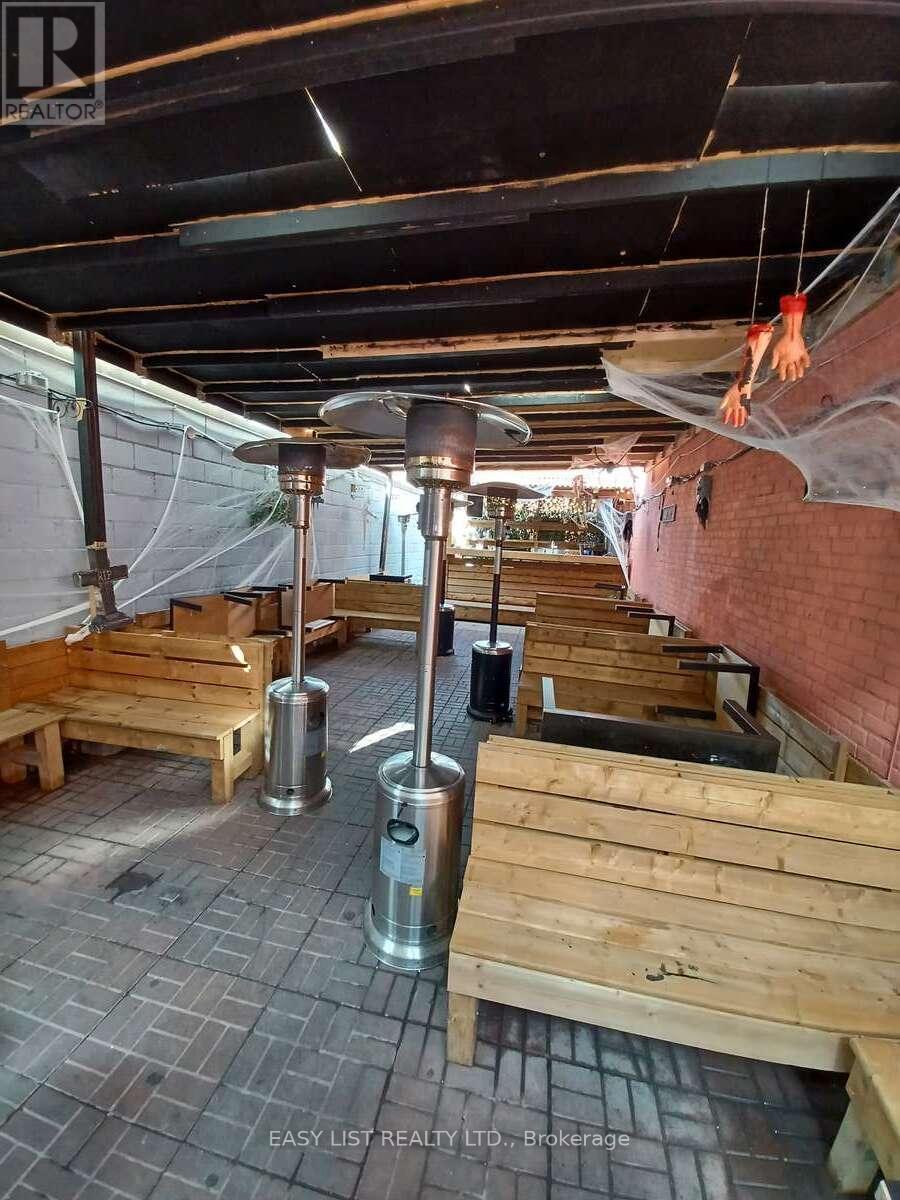 512 Queen Street W, Toronto, ON