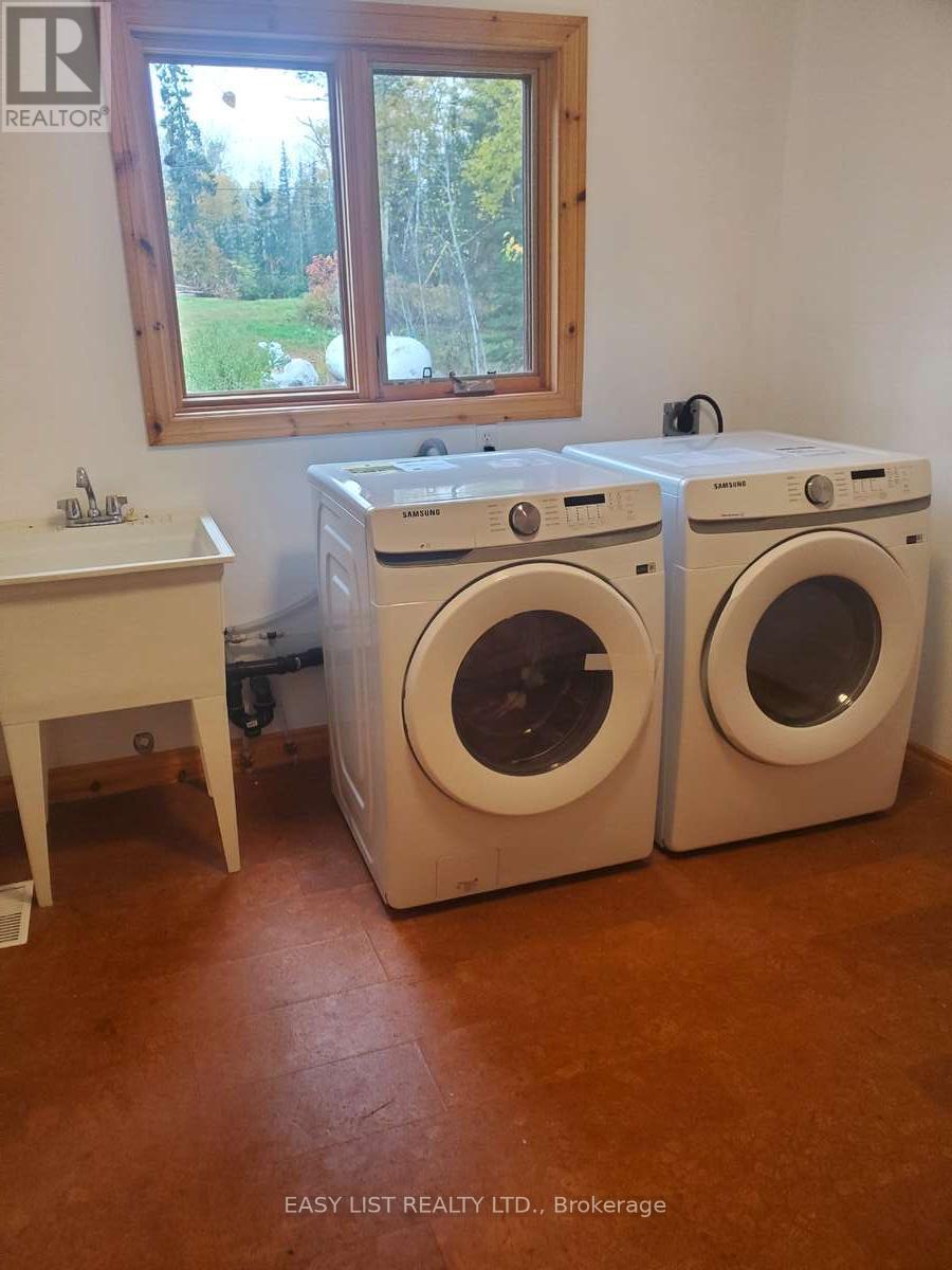 477 Hwy 586, Thunder Bay, ON - Indoor Photo Showing Laundry Room
