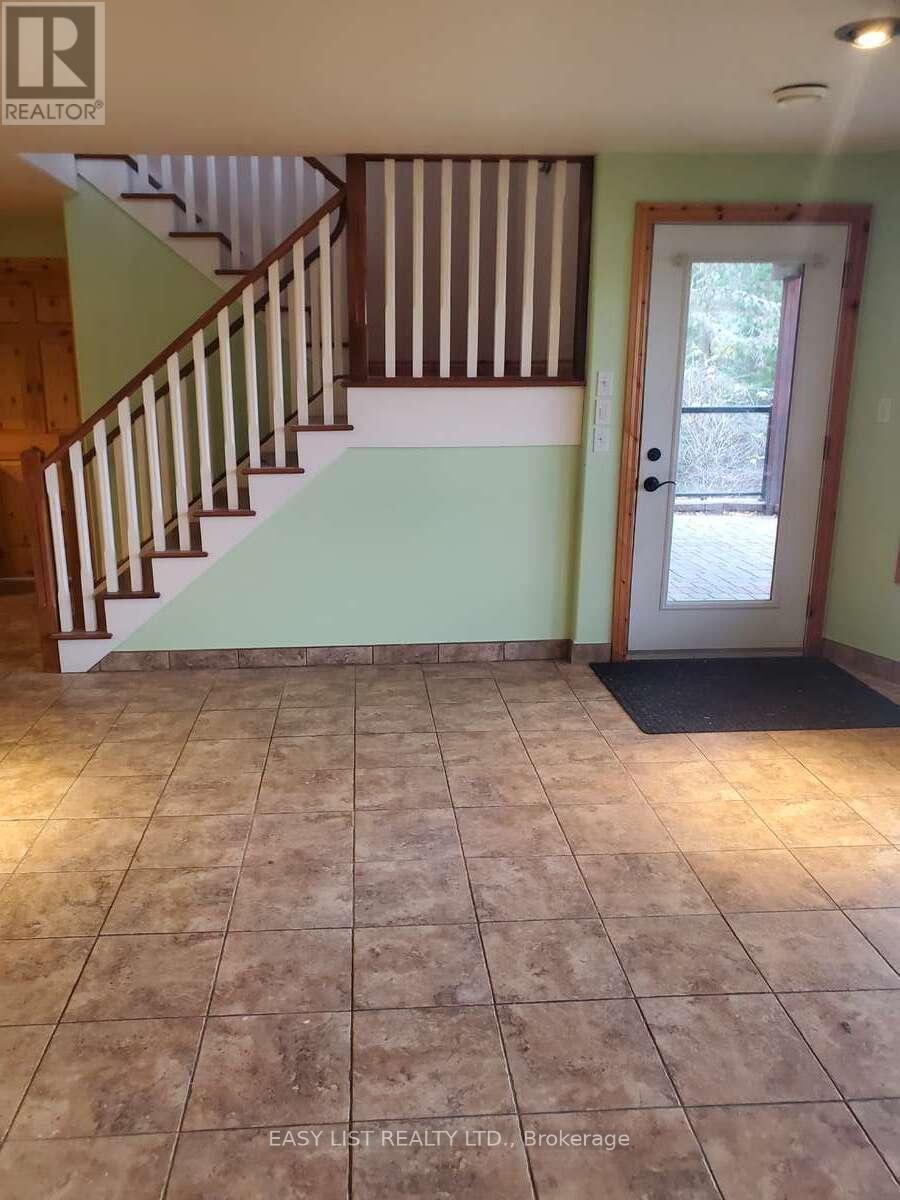 477 Hwy 586, Thunder Bay, ON - Indoor Photo Showing Other Room