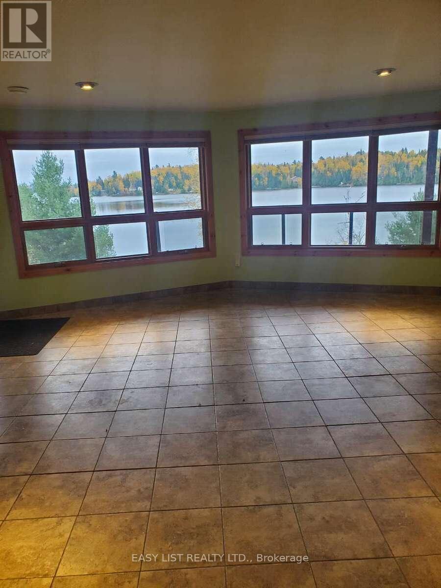 477 Hwy 586, Thunder Bay, ON - Indoor Photo Showing Other Room
