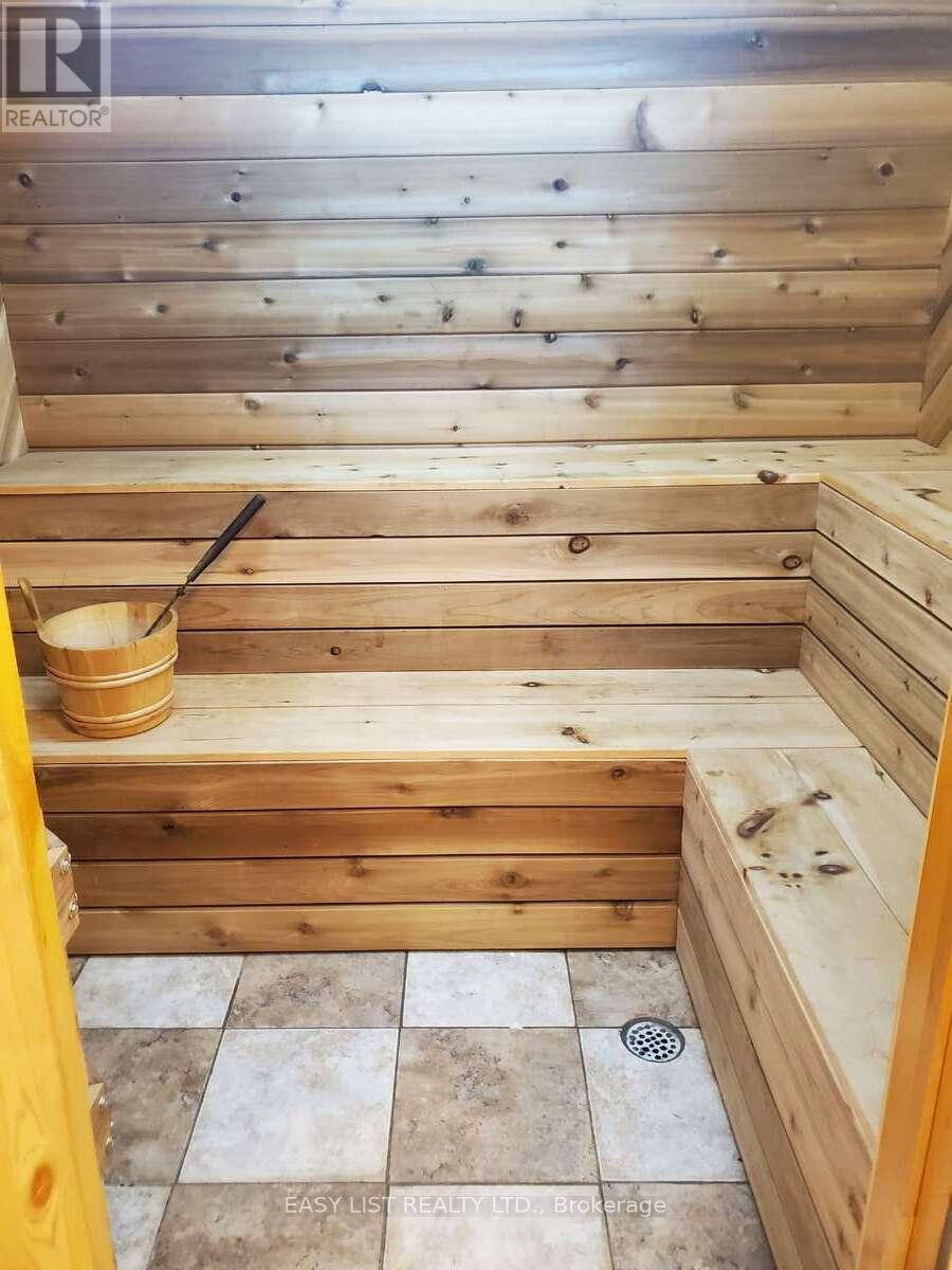 477 Hwy 586, Thunder Bay, ON - Indoor Photo Showing Other Room