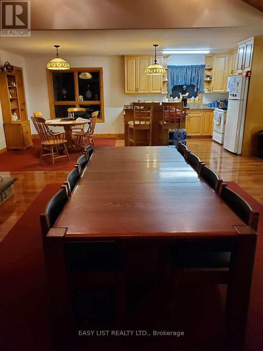 477 Hwy 586, Thunder Bay, ON - Indoor Photo Showing Dining Room