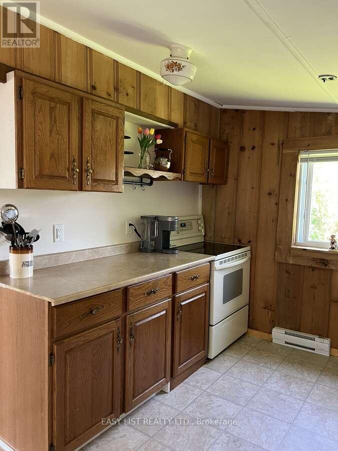 1758 River Road N, Chatham-Kent, ON - Indoor Photo Showing Kitchen