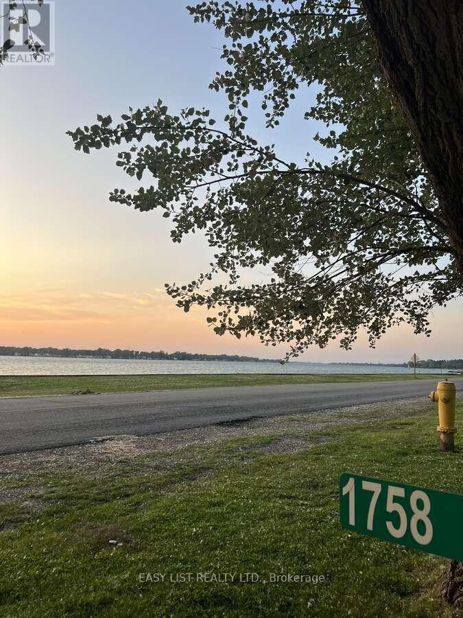 1758 River Road N, Chatham-Kent, ON - Outdoor With Body Of Water With View