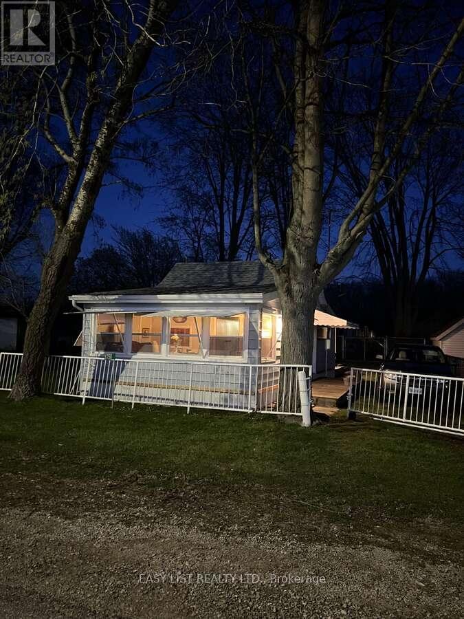 1758 River Road N, Chatham-Kent, ON - Outdoor With Deck Patio Veranda