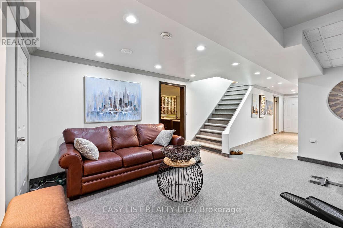 541 Kerr Crescent, Lakeshore, ON - Indoor