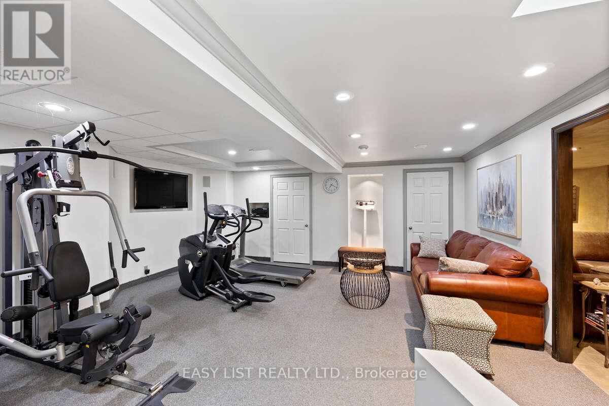 541 Kerr Crescent, Lakeshore, ON - Indoor Photo Showing Gym Room