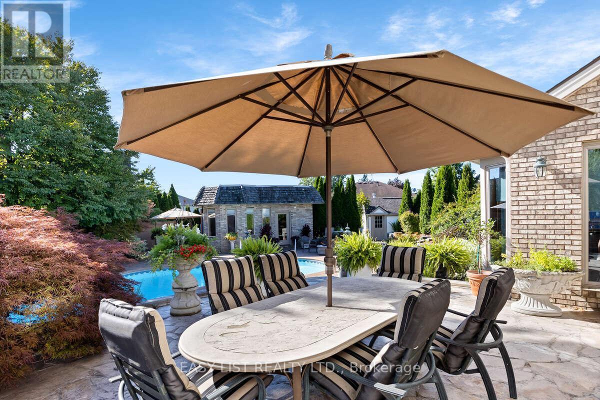 541 Kerr Crescent, Lakeshore, ON - Outdoor With Deck Patio Veranda With Exterior