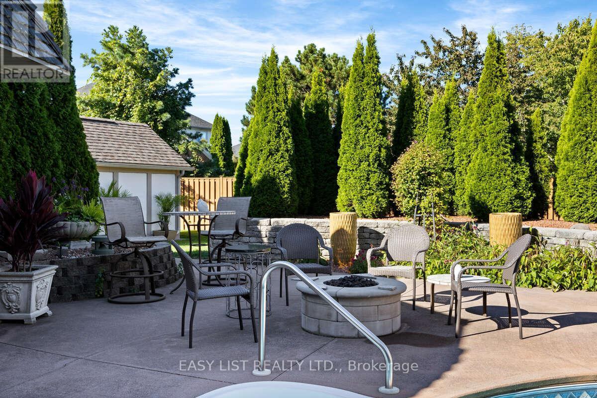 541 Kerr Crescent, Lakeshore, ON - Outdoor With In Ground Pool With Deck Patio Veranda