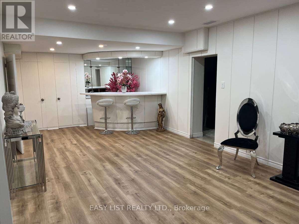 5 Stonedene Boulevard, Toronto, ON - Indoor