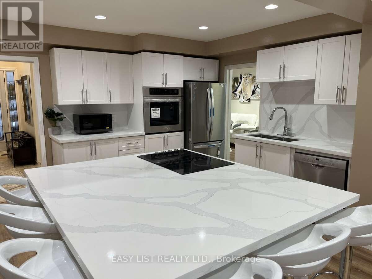 5 Stonedene Boulevard, Toronto, ON - Indoor Photo Showing Kitchen