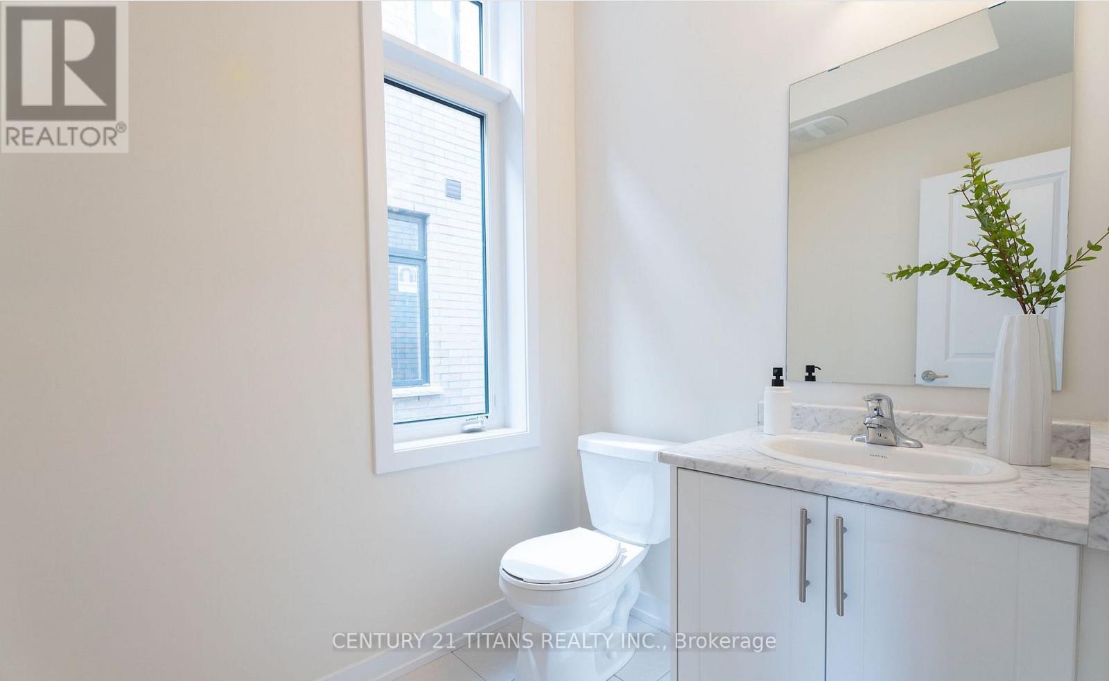 48 Dandara Gate, Vaughan, ON - Indoor Photo Showing Bathroom