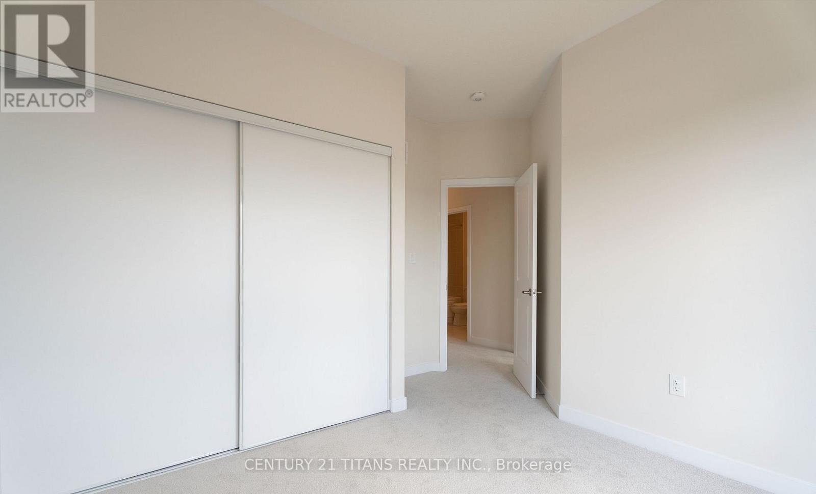 48 Dandara Gate, Vaughan, ON - Indoor Photo Showing Other Room