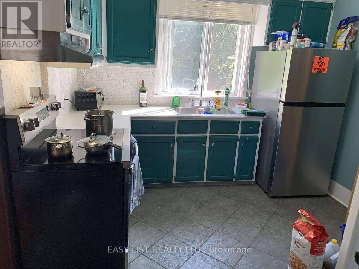 4322 Bampfield Street, Niagara Falls, ON - Indoor Photo Showing Kitchen