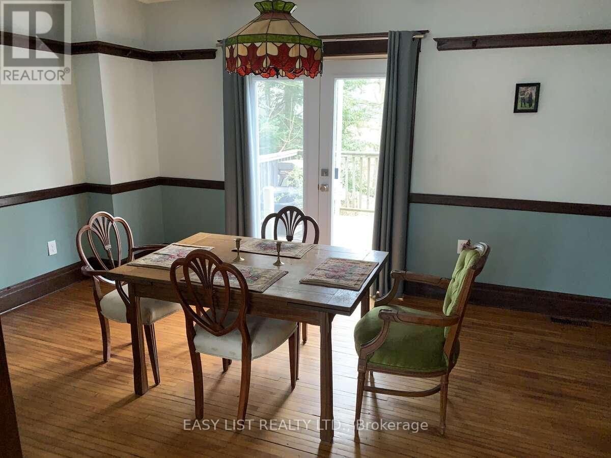 4322 Bampfield Street, Niagara Falls, ON - Indoor Photo Showing Dining Room