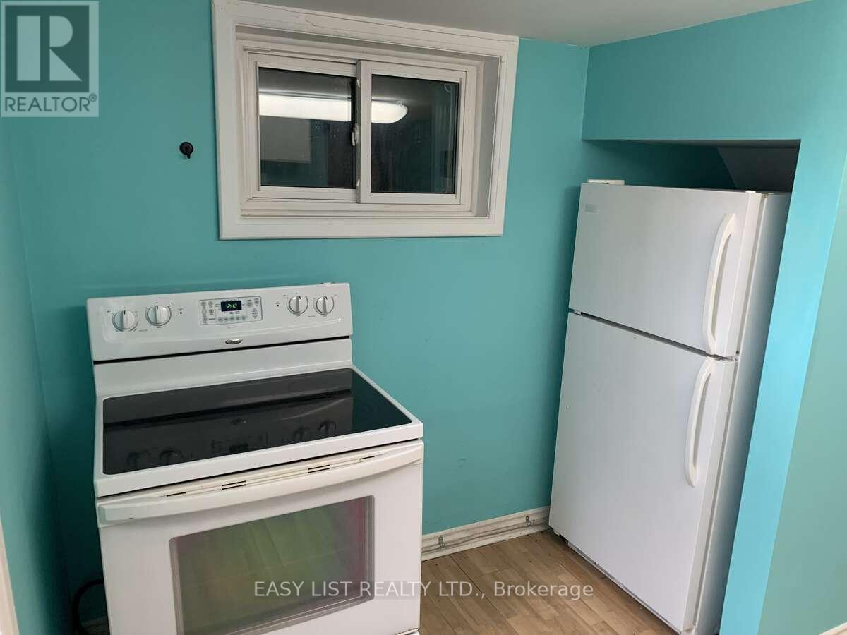 4322 Bampfield Street, Niagara Falls, ON - Indoor Photo Showing Kitchen