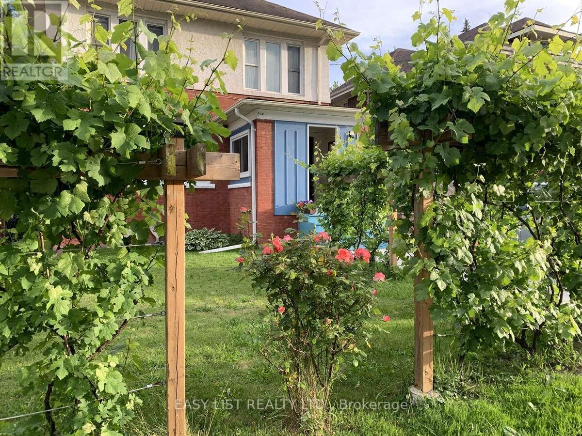 4322 Bampfield Street, Niagara Falls, ON - Outdoor