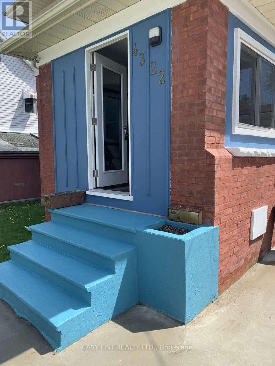 4322 Bampfield Street, Niagara Falls, ON - Outdoor With Exterior