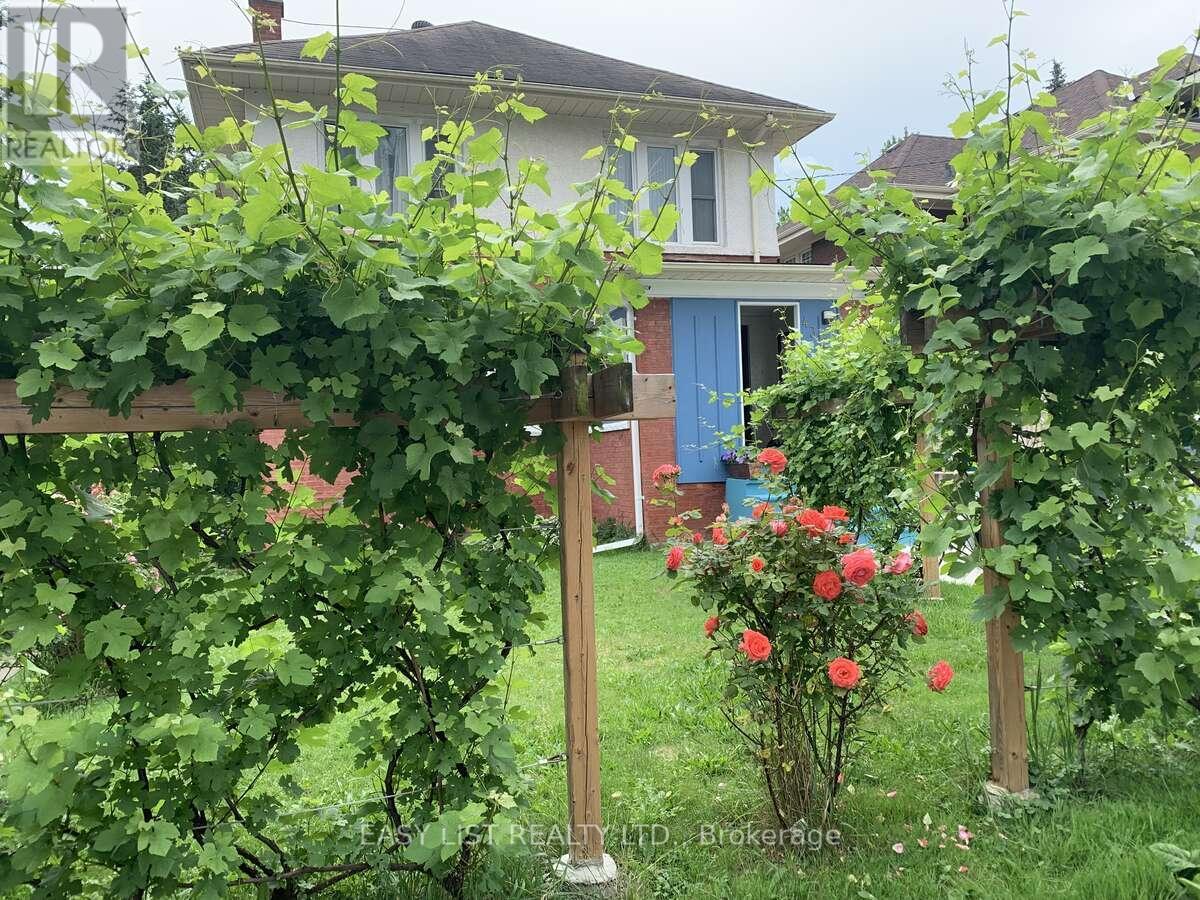 4322 Bampfield Street, Niagara Falls, ON - Outdoor