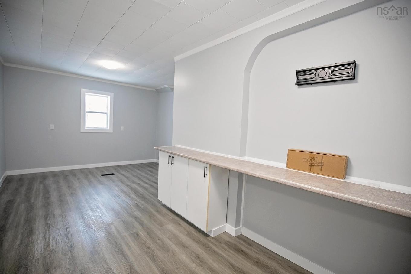 32 Douglas Avenue, Amherst, NS