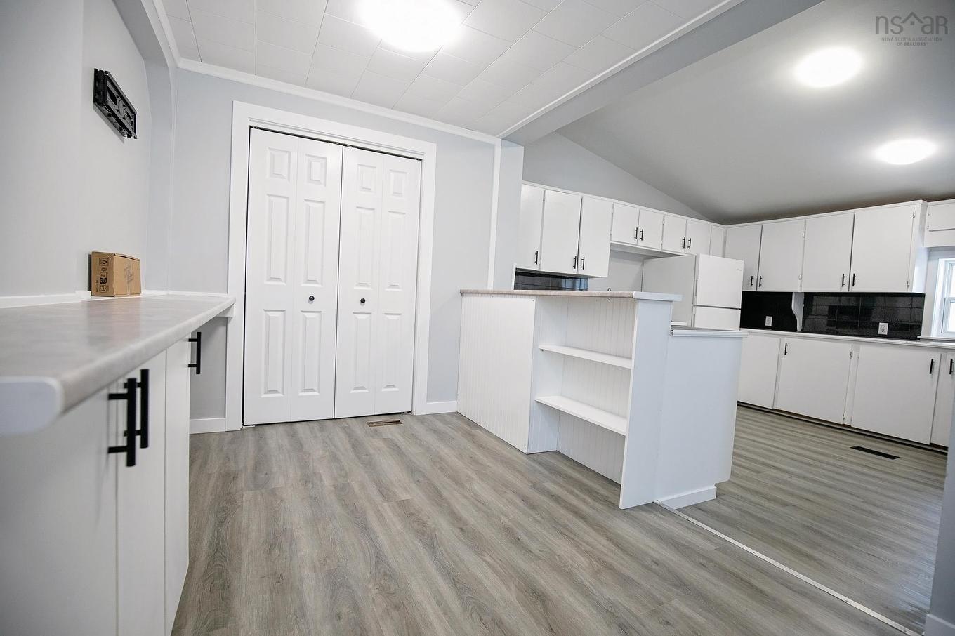 32 Douglas Avenue, Amherst, NS