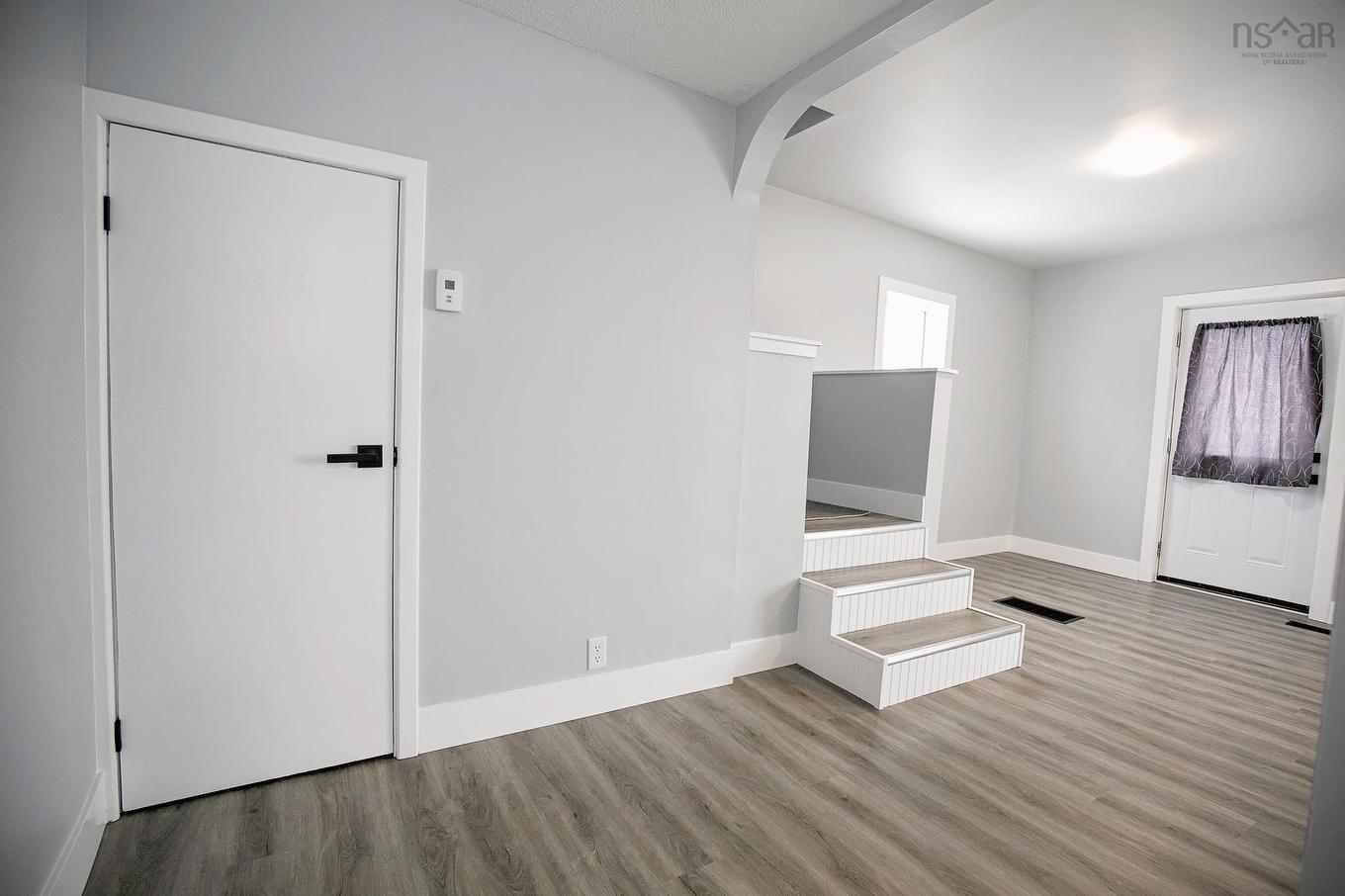 32 Douglas Avenue, Amherst, NS