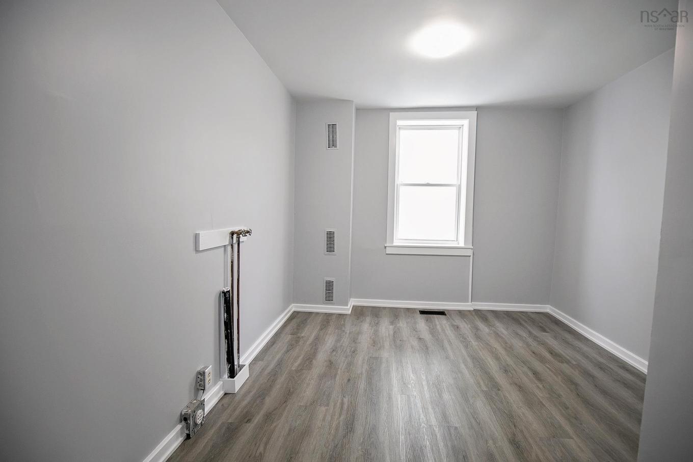 32 Douglas Avenue, Amherst, NS