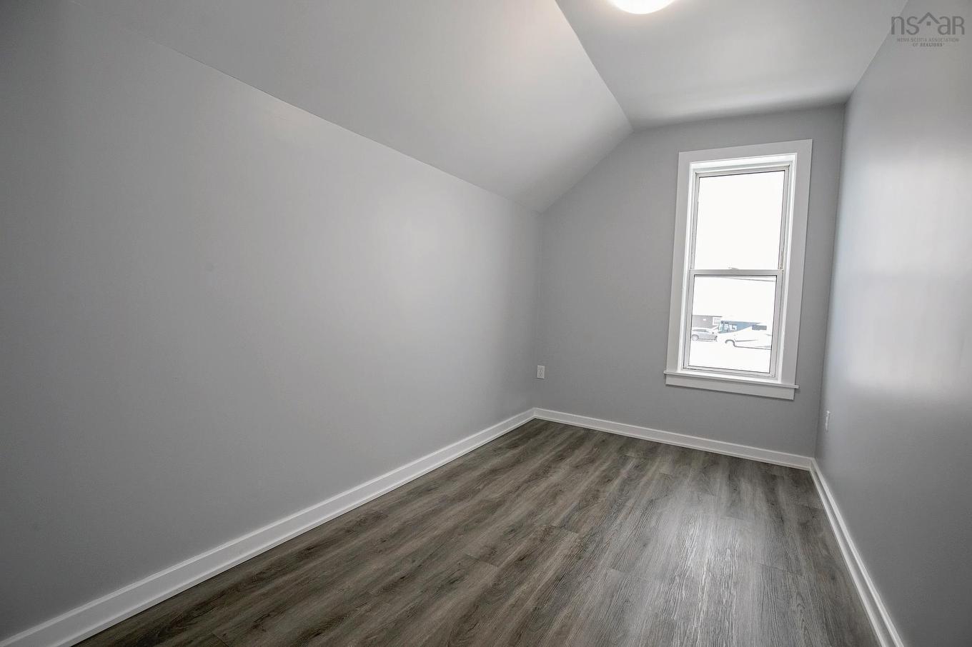 32 Douglas Avenue, Amherst, NS