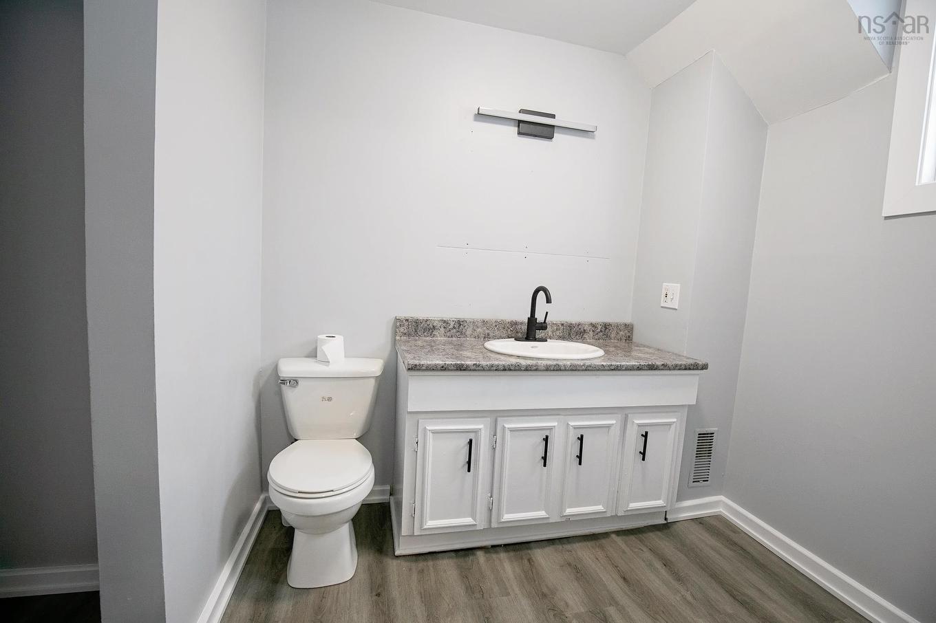 32 Douglas Avenue, Amherst, NS