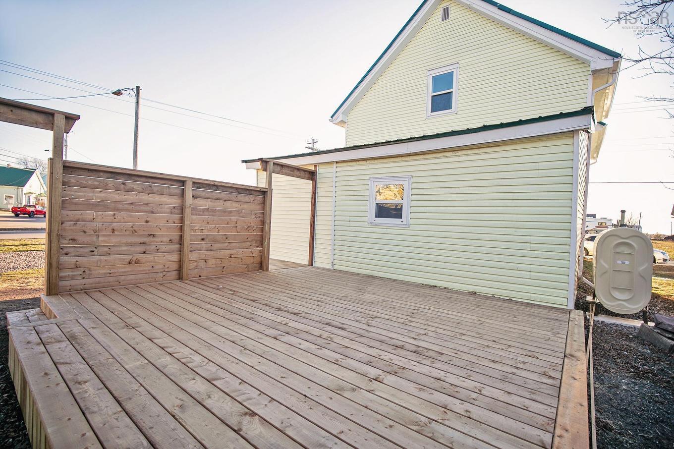 32 Douglas Avenue, Amherst, NS