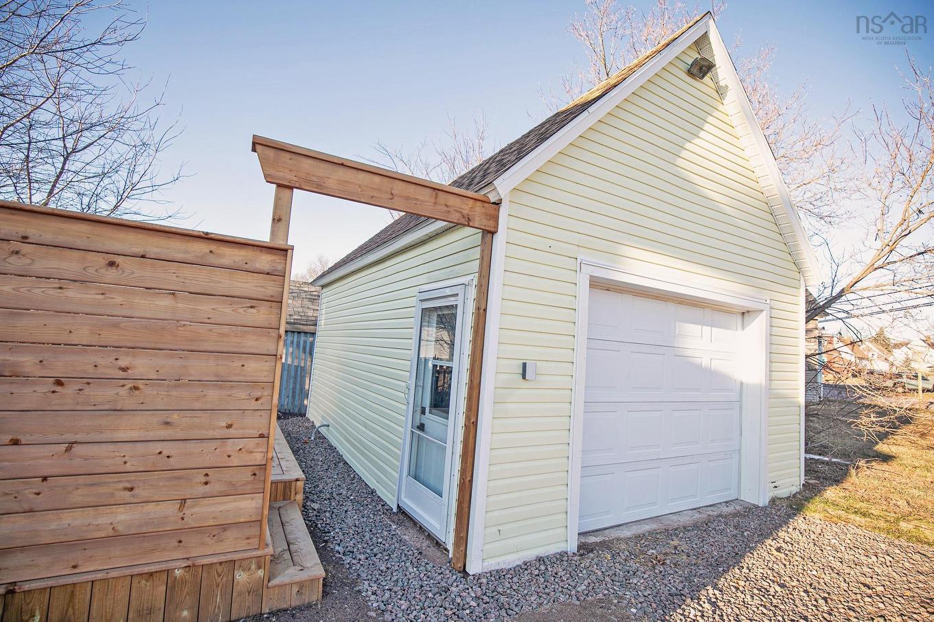 32 Douglas Avenue, Amherst, NS