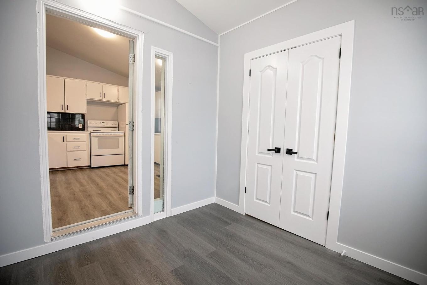 32 Douglas Avenue, Amherst, NS