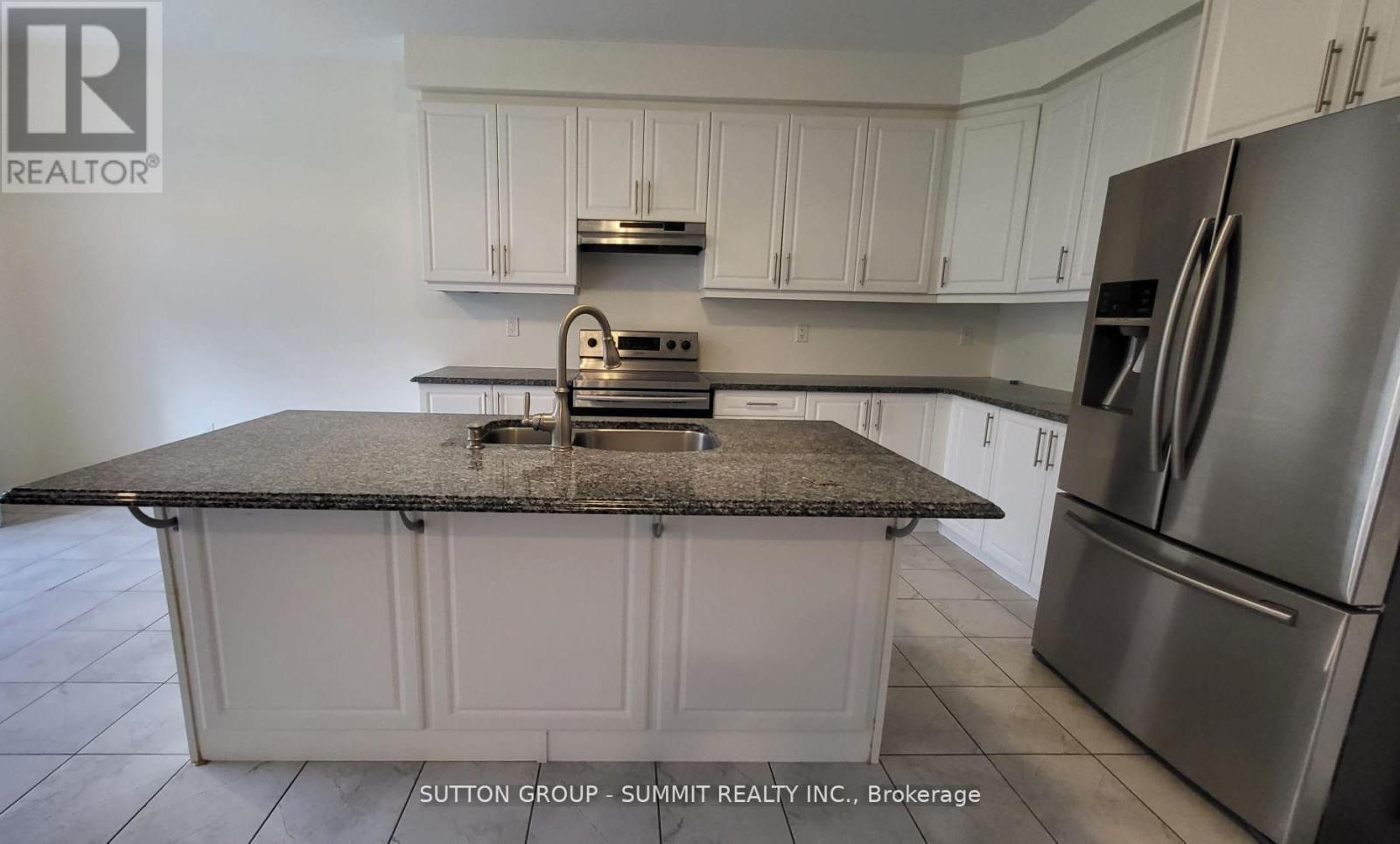95 Watermill Street, Kitchener, ON - Indoor Photo Showing Kitchen With Double Sink