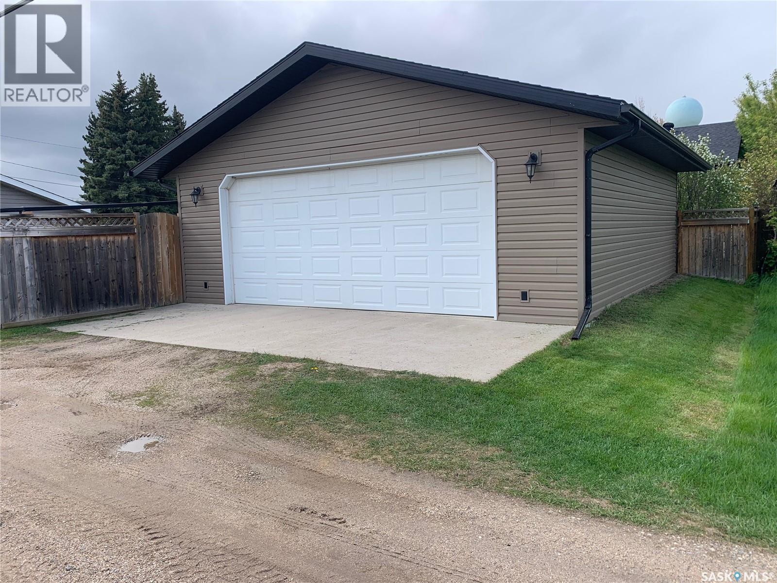 203 3Rd Avenue E, Shellbrook, SK - Outdoor With Exterior