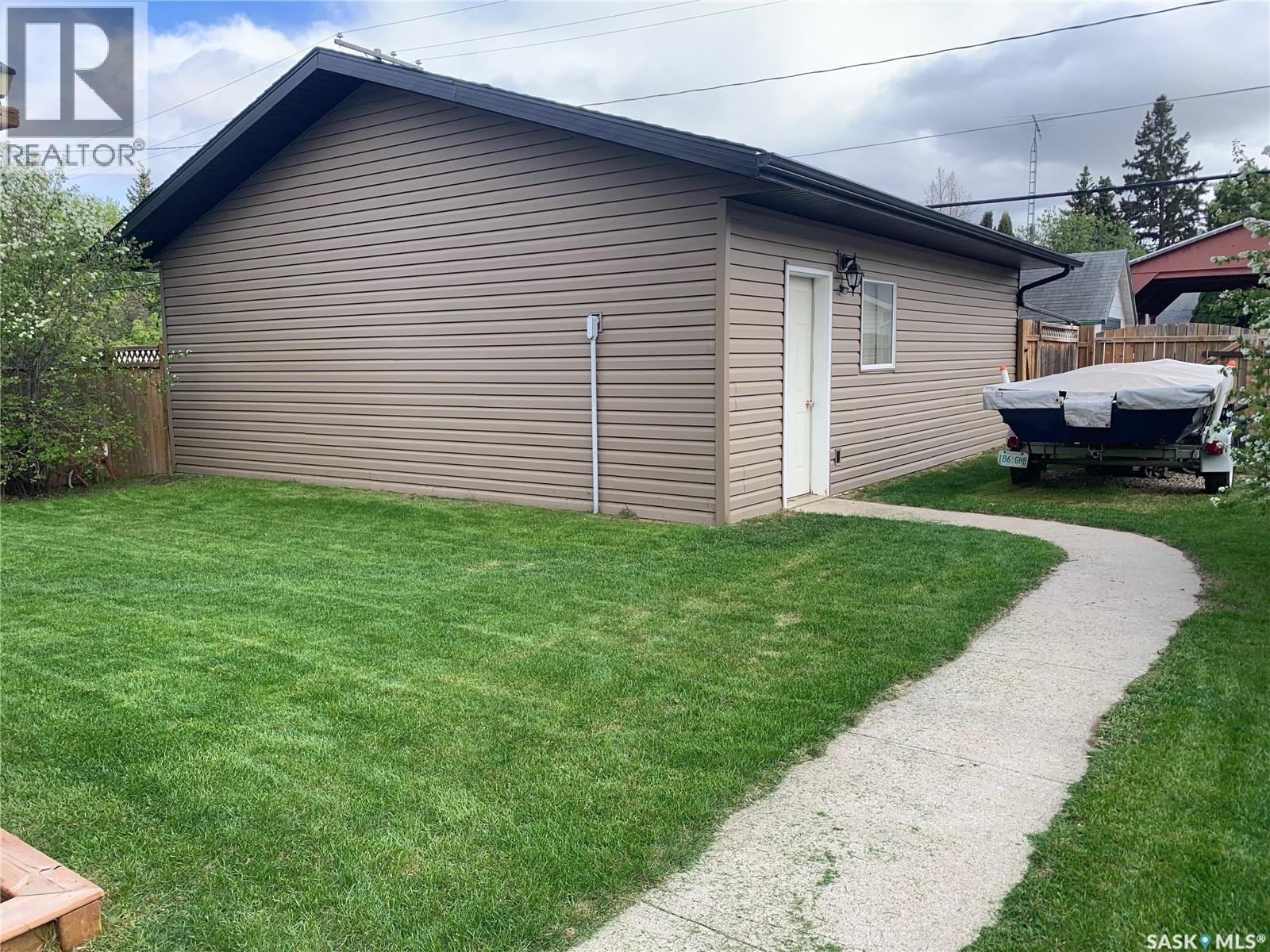 203 3Rd Avenue E, Shellbrook, SK - Outdoor With Exterior