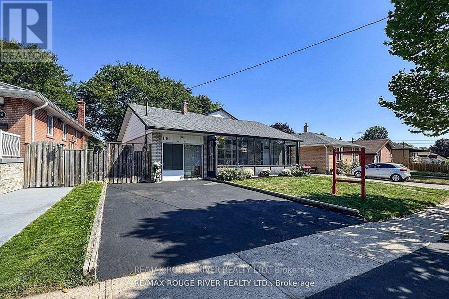 18 Darlingside Drive, Toronto, ON - Outdoor