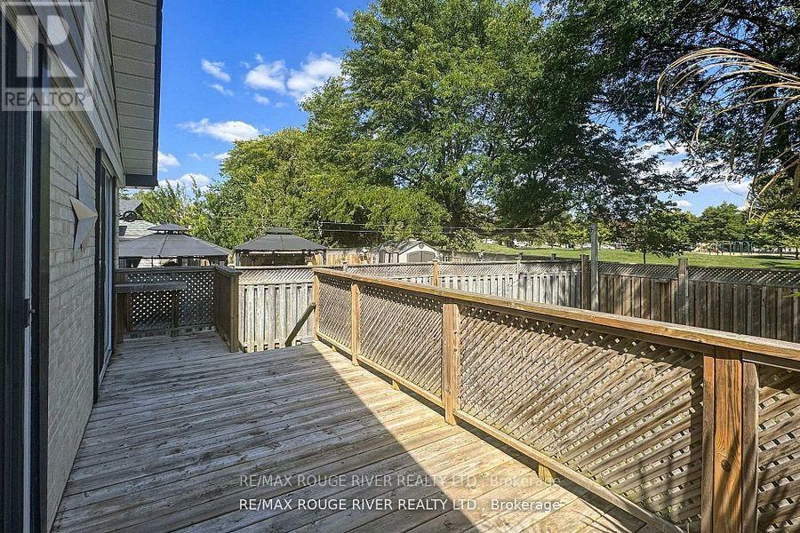 18 Darlingside Drive, Toronto, ON - Outdoor