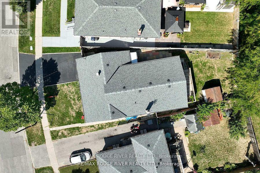 18 Darlingside Drive, Toronto, ON - Outdoor