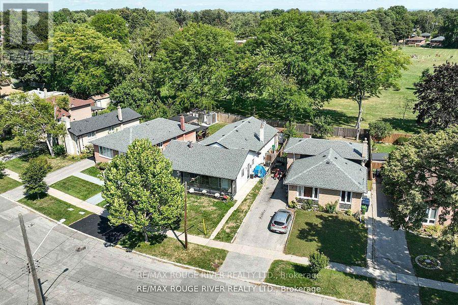 18 Darlingside Drive, Toronto, ON - Outdoor