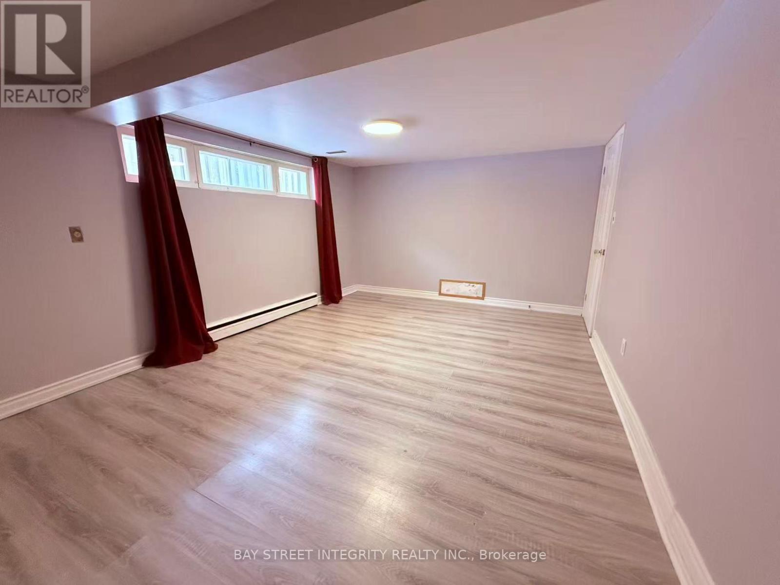 11 Southill Drive, Hamilton, ON - Indoor Photo Showing Other Room