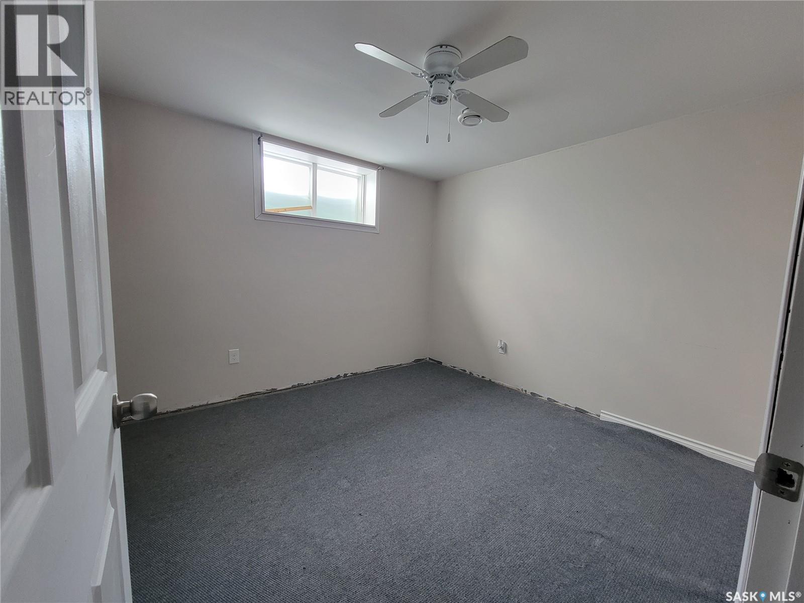 4721 Barr Crescent, Lloydminster, SK - Indoor