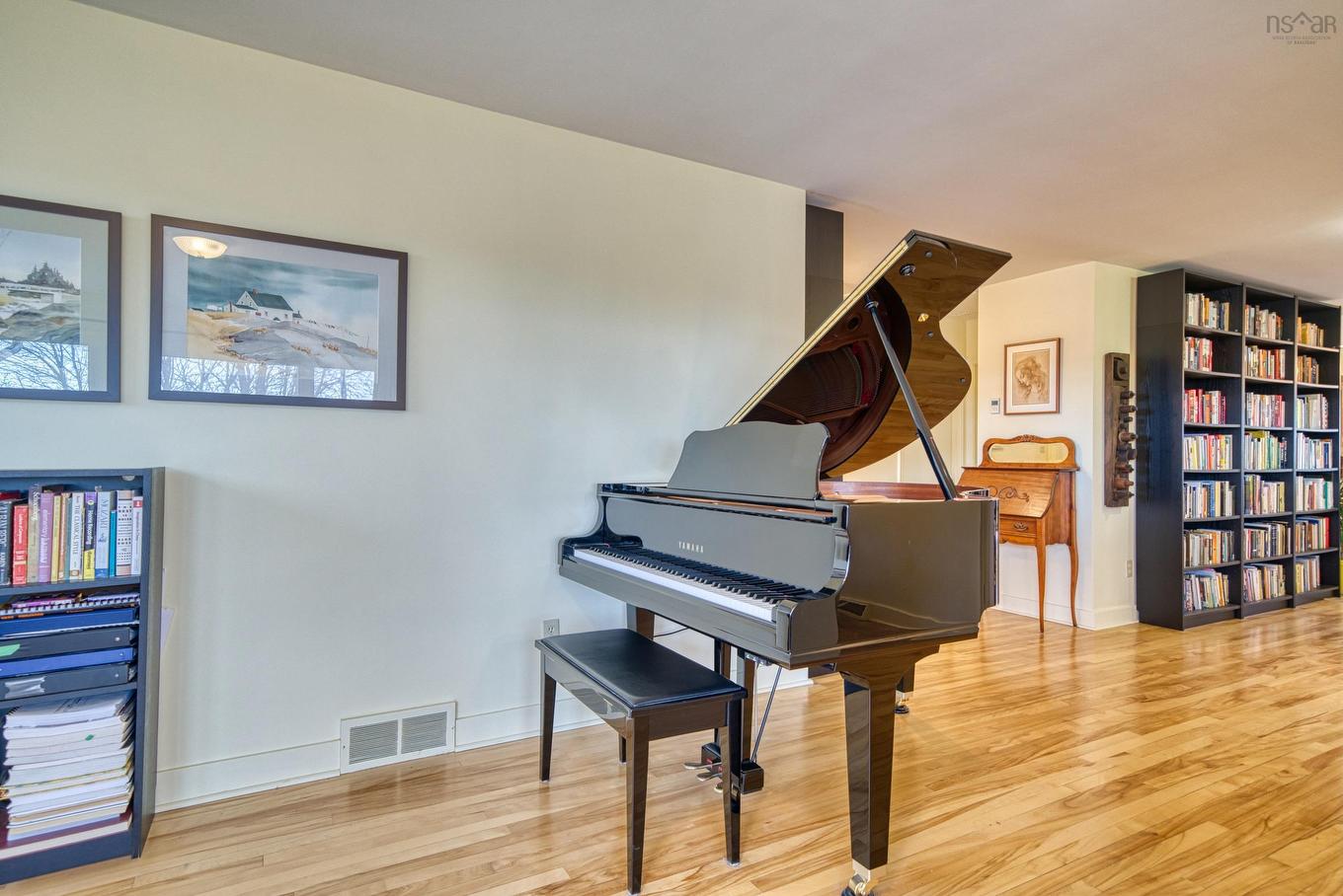 112 Hopson Street, Lunenburg, NS