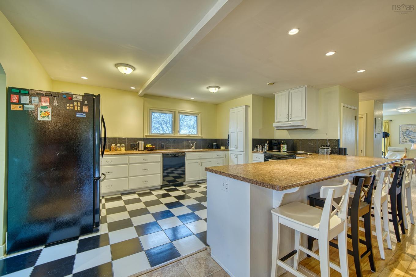 112 Hopson Street, Lunenburg, NS