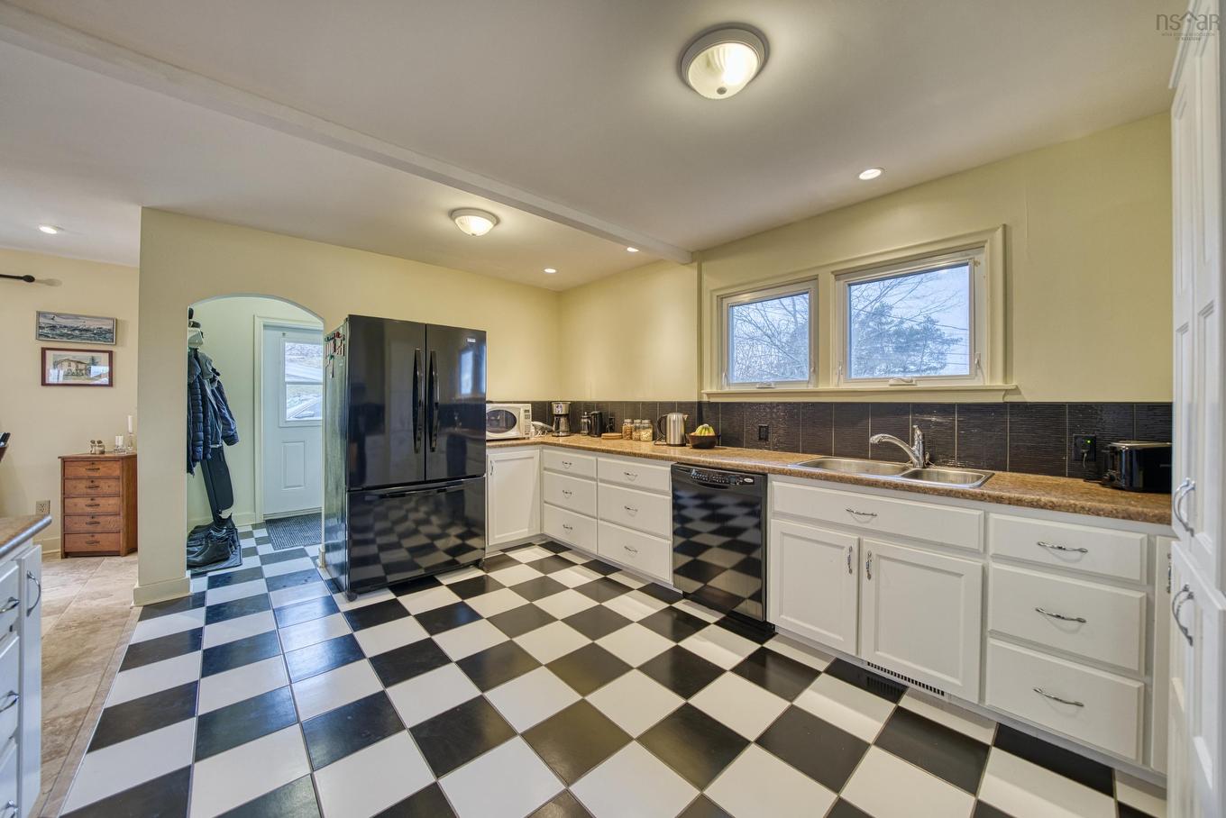 112 Hopson Street, Lunenburg, NS