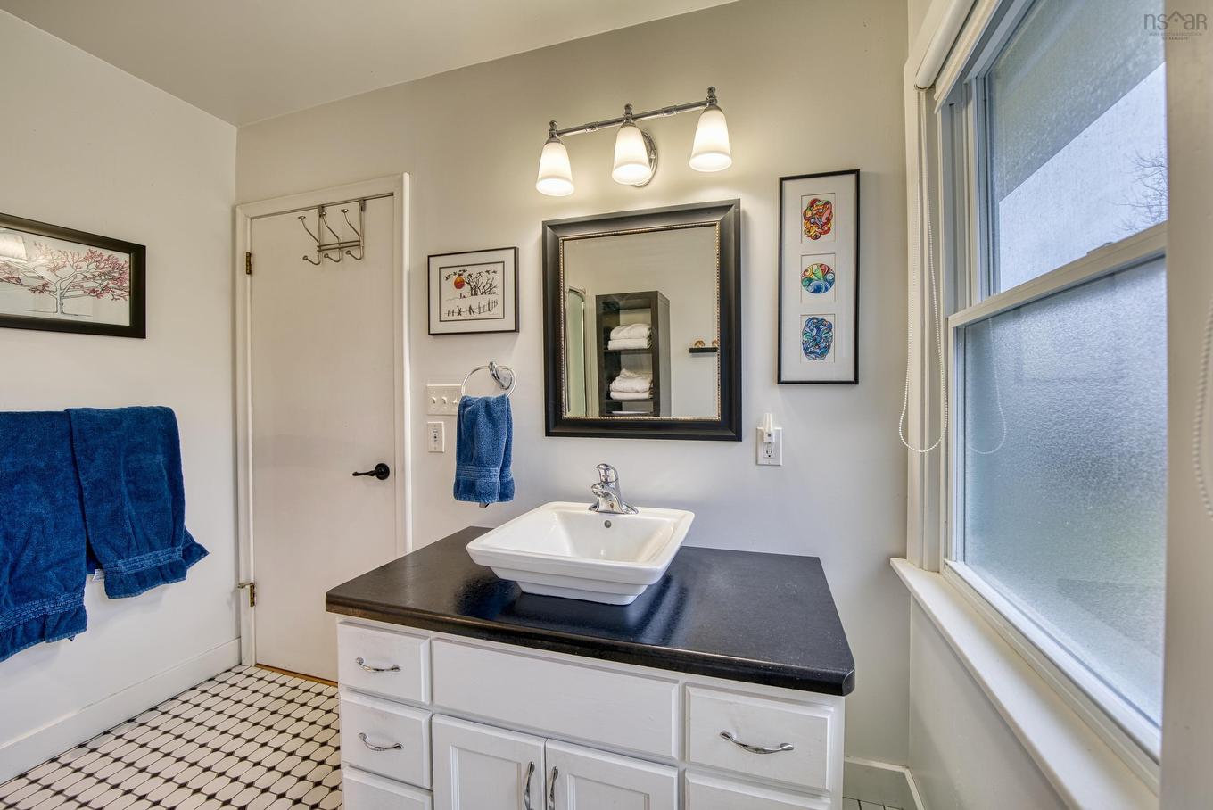 112 Hopson Street, Lunenburg, NS