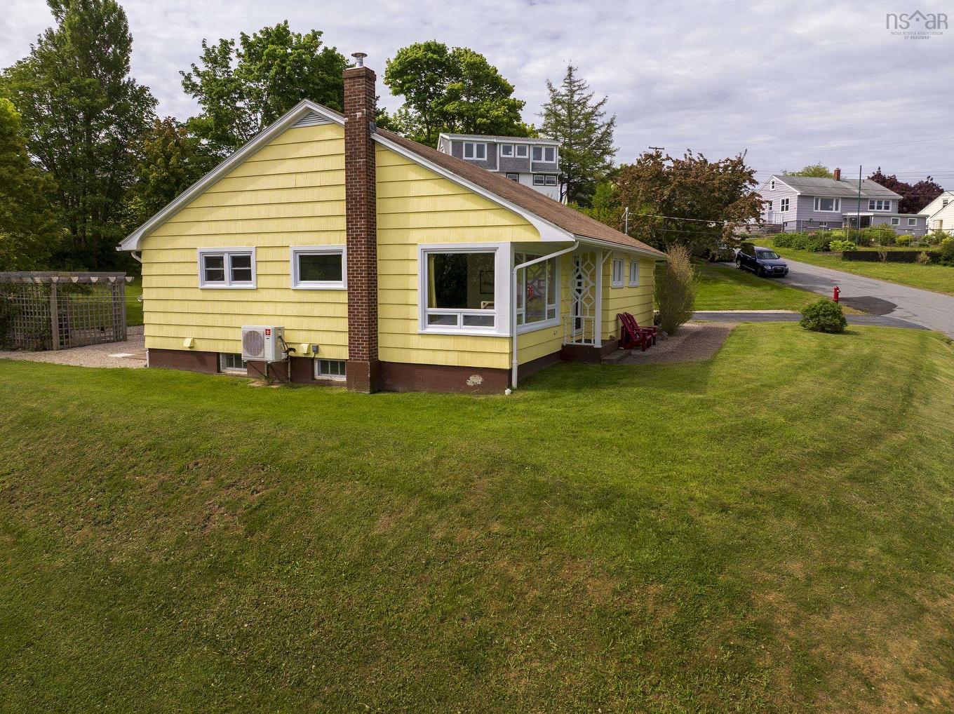 112 Hopson Street, Lunenburg, NS